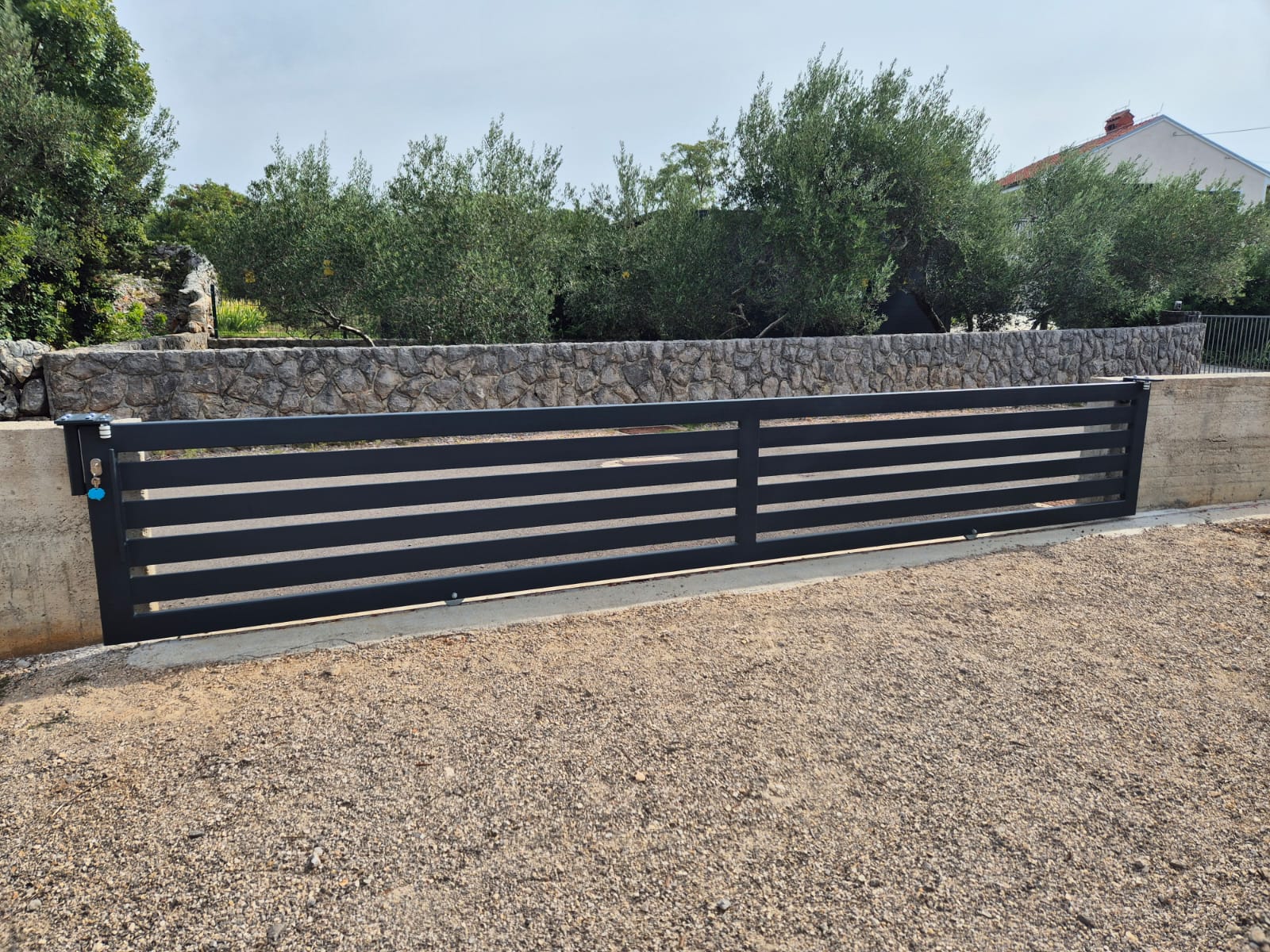 FERROLINE STEEL Radionica za izradu čeličnih konstrukcija i stolarije